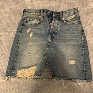 Mid length ripped denim H&M skirt